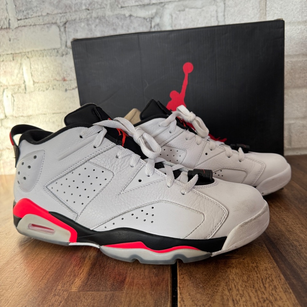 Jordan Men's Shoes - White and Red